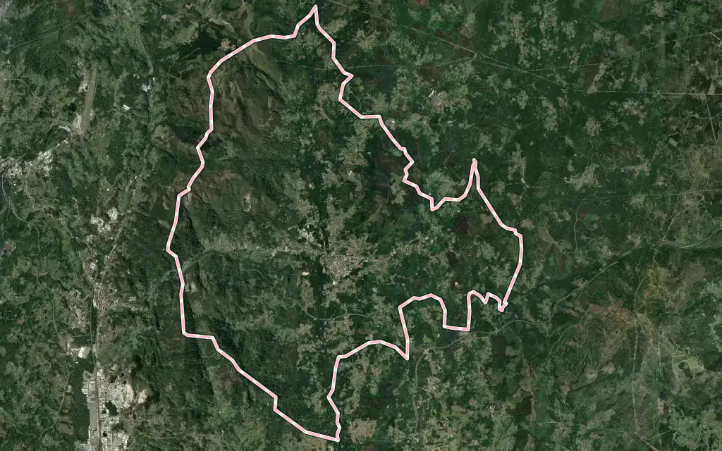 Vista satélite de Ponteareas con su contorno administrativo