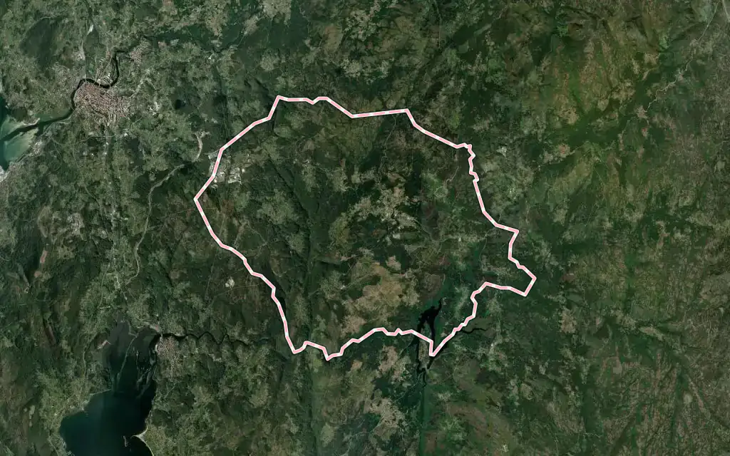 Vista satélite de Ponte Caldelas con su contorno administrativo