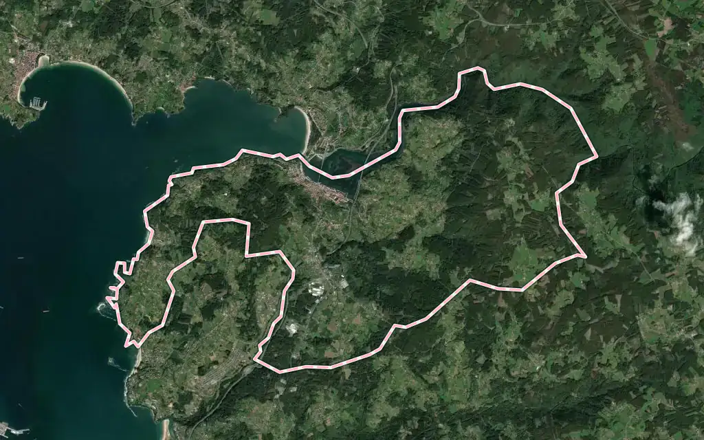 Vista satélite de Pontedeume con su contorno administrativo