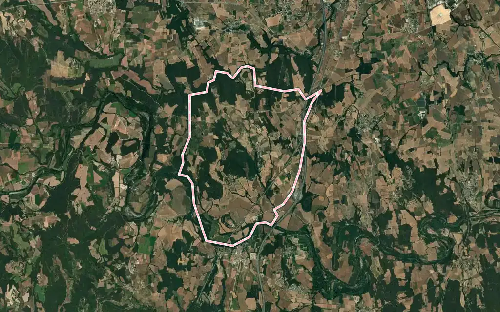 Vista satélite de Pontós con su contorno administrativo
