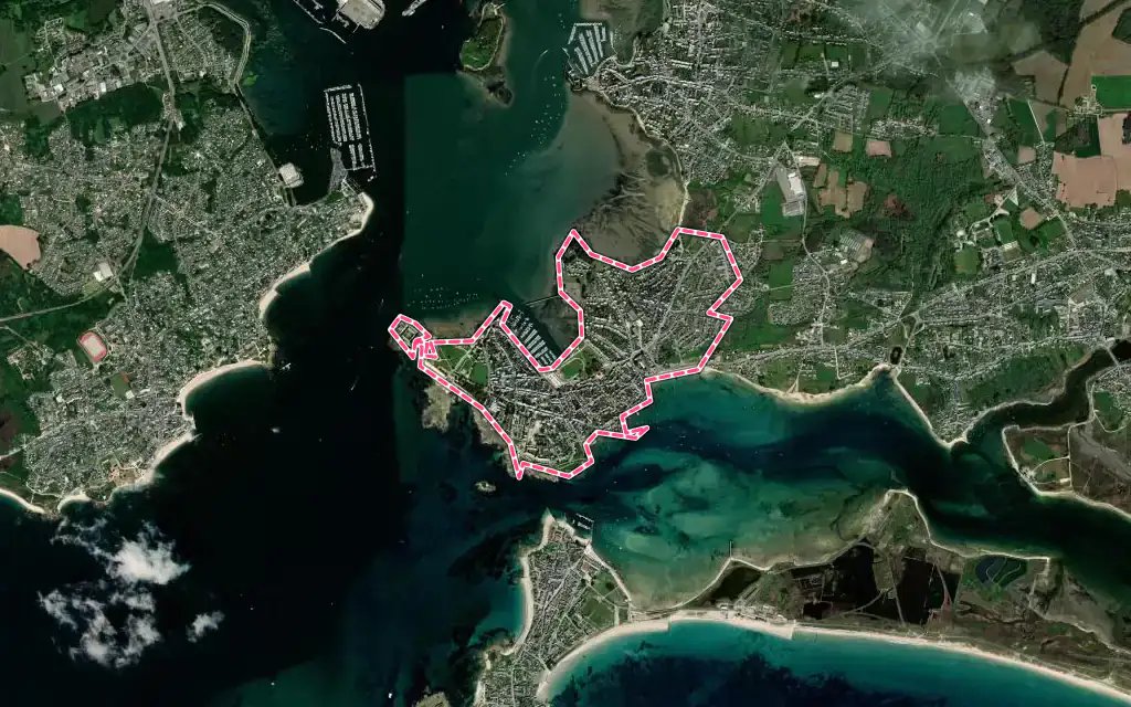 Vue satellite de Port-Louis avec ses contours administratifs