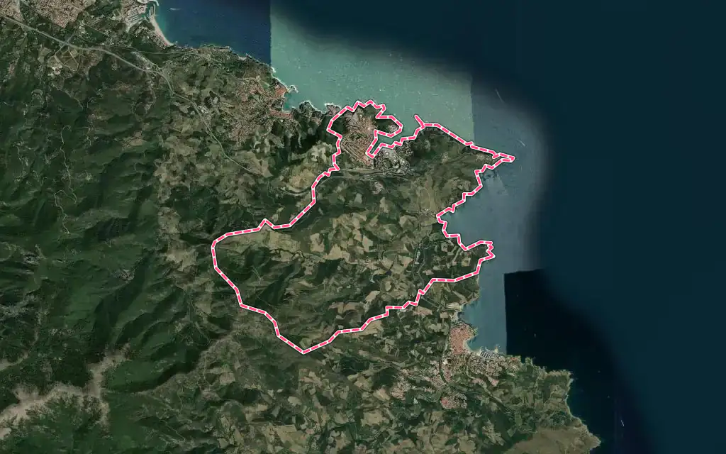 Vue satellite de Port-Vendres avec ses contours administratifs