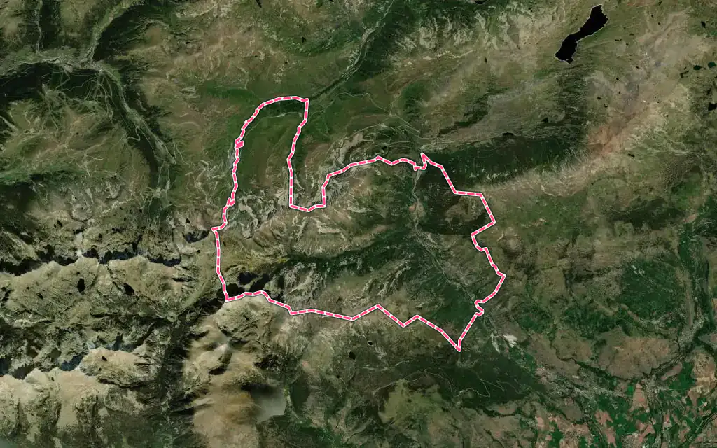 Vue satellite de Porta avec ses contours administratifs