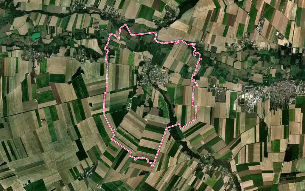 Vue satellite de Pouan-les-Vallées avec ses contours administratifs