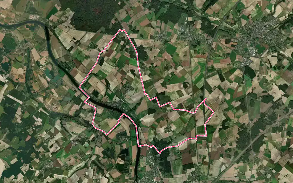 Vue satellite de Pouzay avec ses contours administratifs