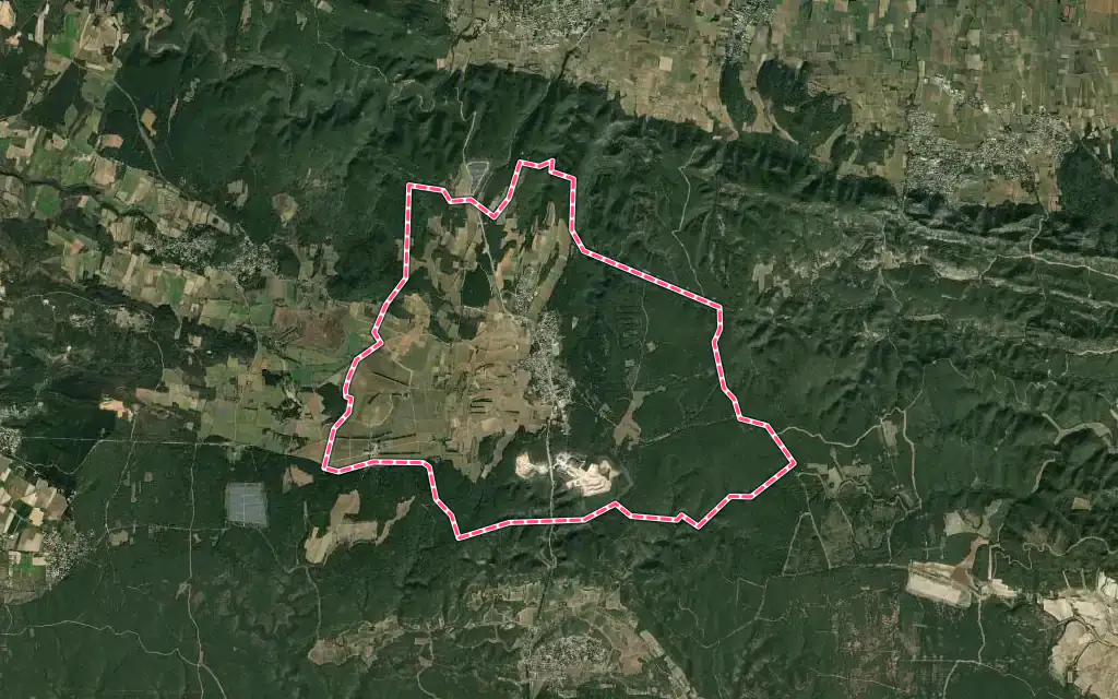 Vue satellite de Pouzilhac avec ses contours administratifs