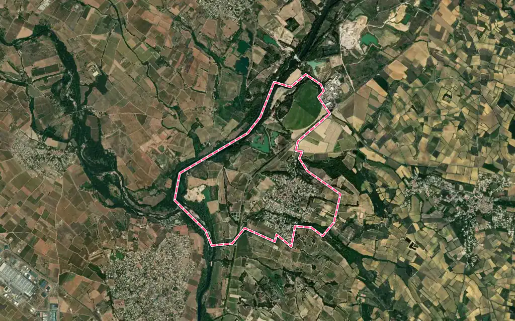Vue satellite de Pouzols avec ses contours administratifs