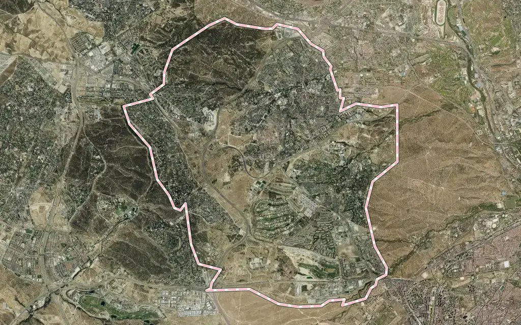 Vista satélite de Pozuelo de Alarcón con su contorno administrativo