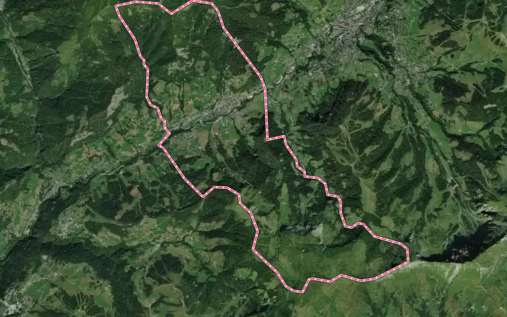 Vue satellite de Praz-sur-Arly avec ses contours administratifs