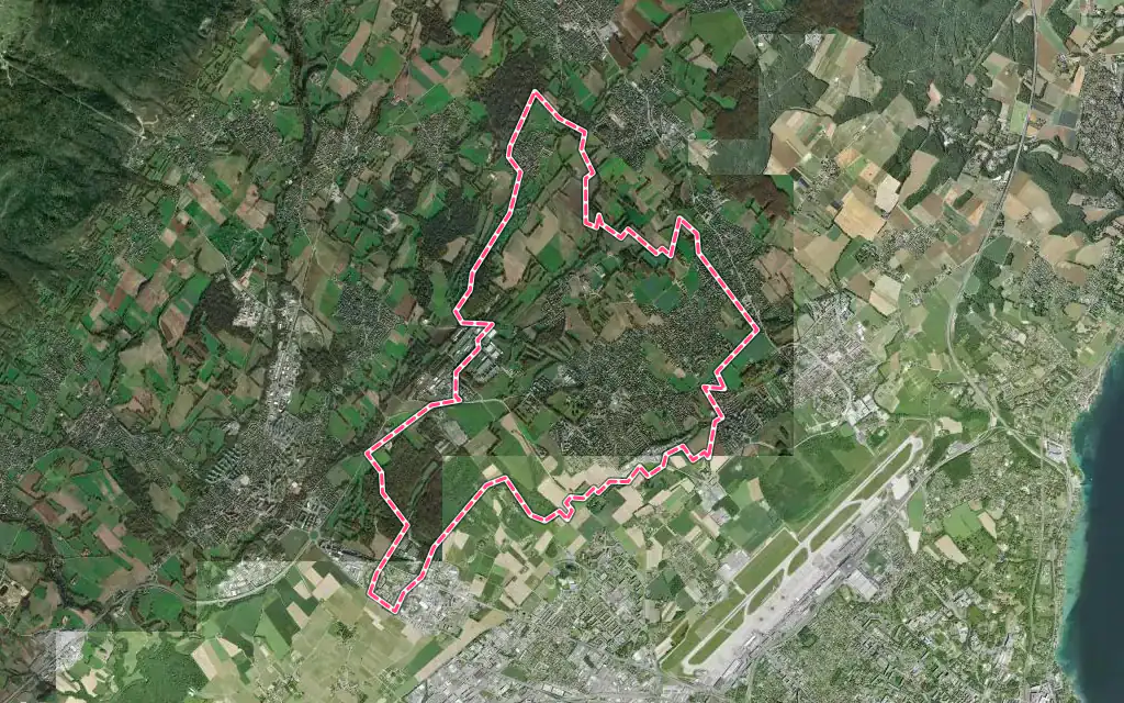 Vue satellite de Prévessin-Moëns avec ses contours administratifs
