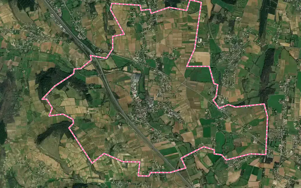 Vue satellite de Prissé avec ses contours administratifs