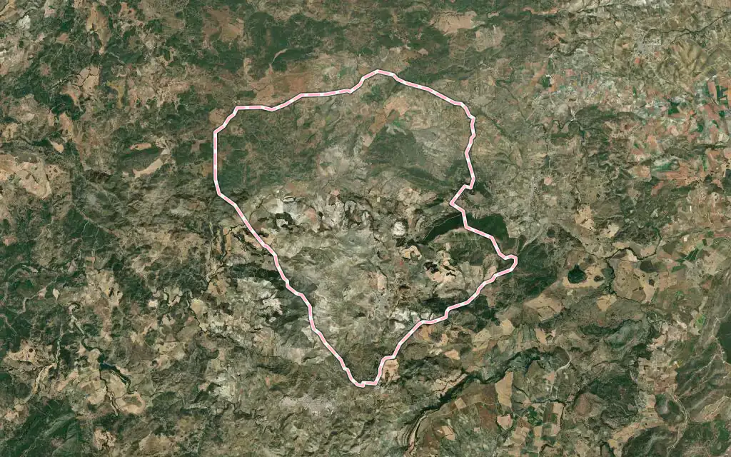 Vista satélite de Pruna con su contorno administrativo
