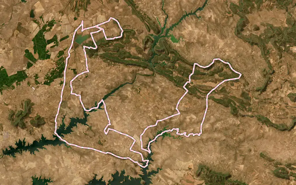 Vista satélite de Puebla de Alcocer con su contorno administrativo