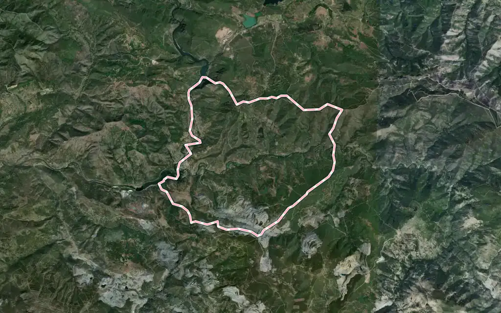 Vista satélite de Puente de Domingo Flórez con su contorno administrativo