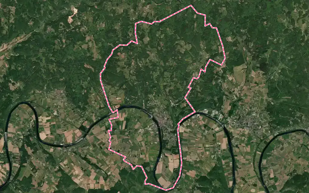 Vue satellite de Puy-l'Évêque avec ses contours administratifs