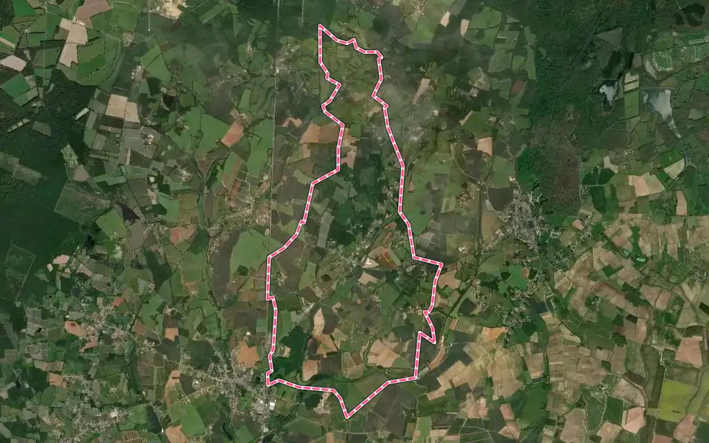 Vue satellite de Quantilly avec ses contours administratifs