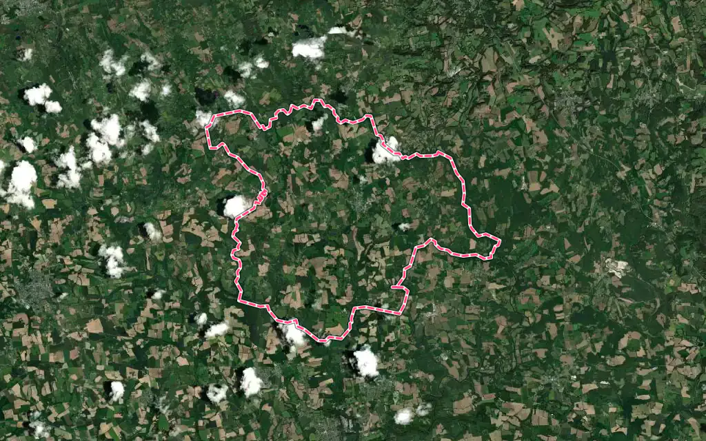Vue satellite de Querrien avec ses contours administratifs