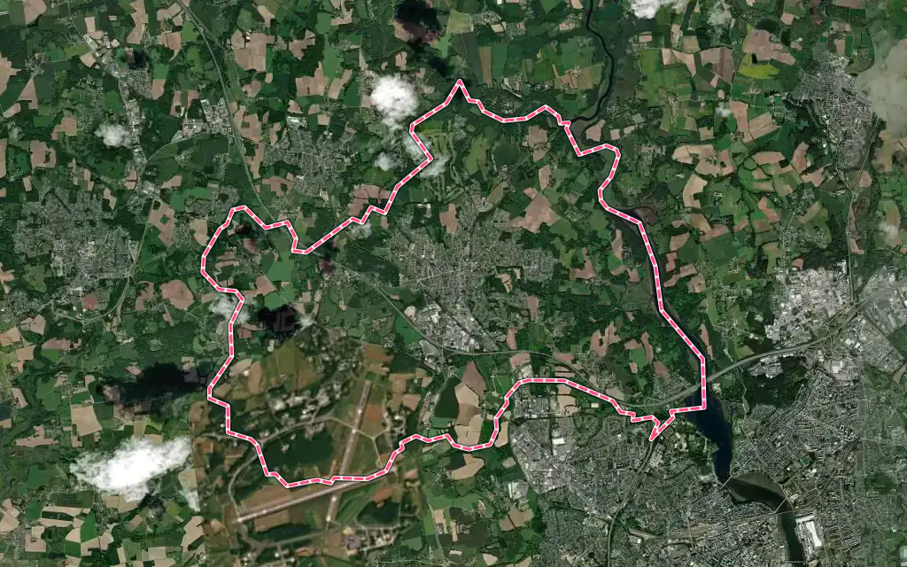 Vue satellite de Quéven avec ses contours administratifs