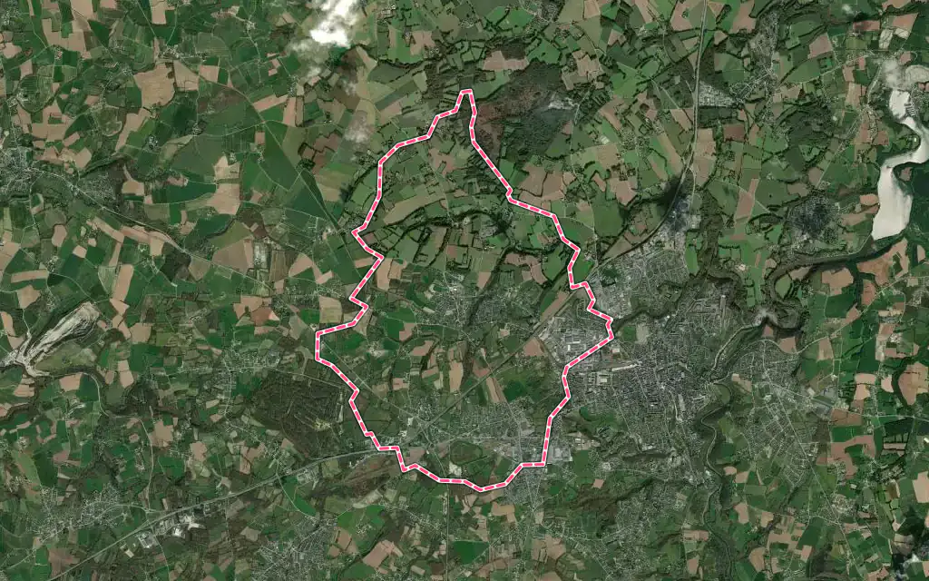 Vue satellite de Quévert avec ses contours administratifs