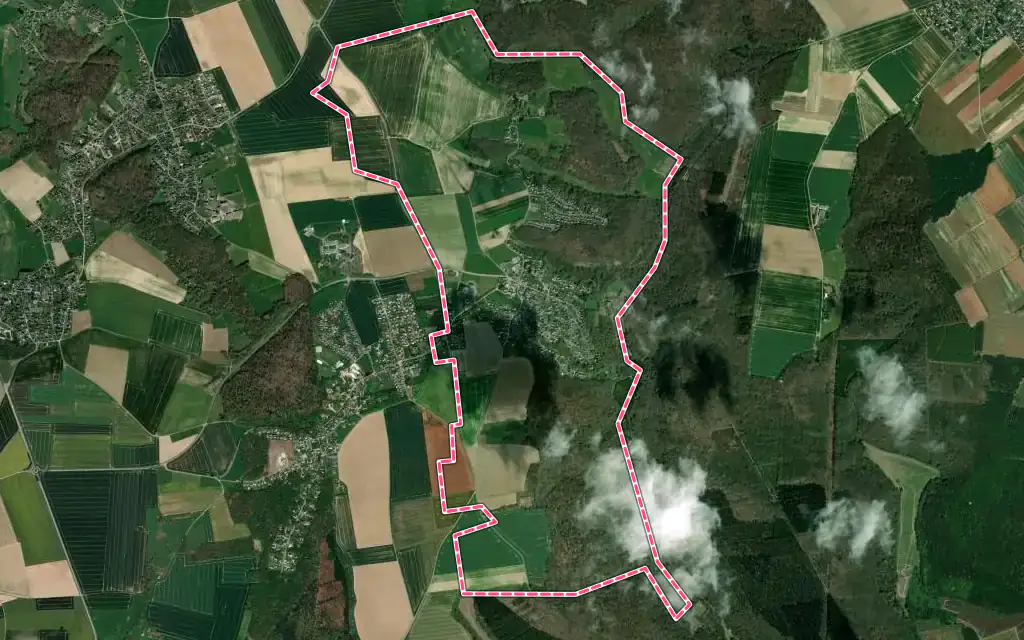 Vue satellite de Quévreville-la-Poterie avec ses contours administratifs