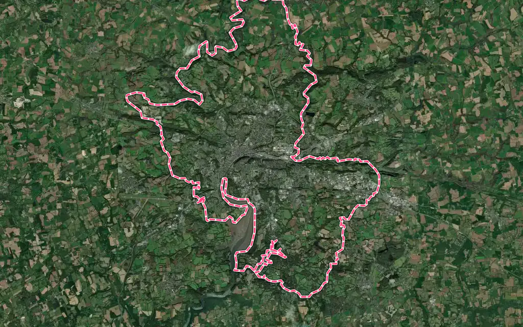 Vue satellite de Quimper avec ses contours administratifs