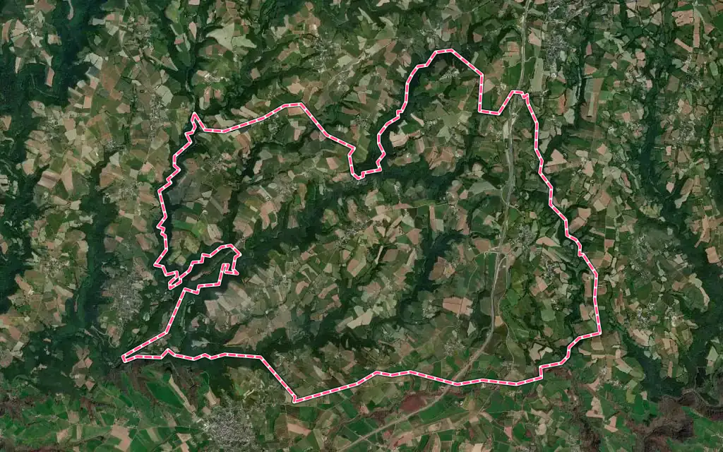 Vue satellite de Quins avec ses contours administratifs