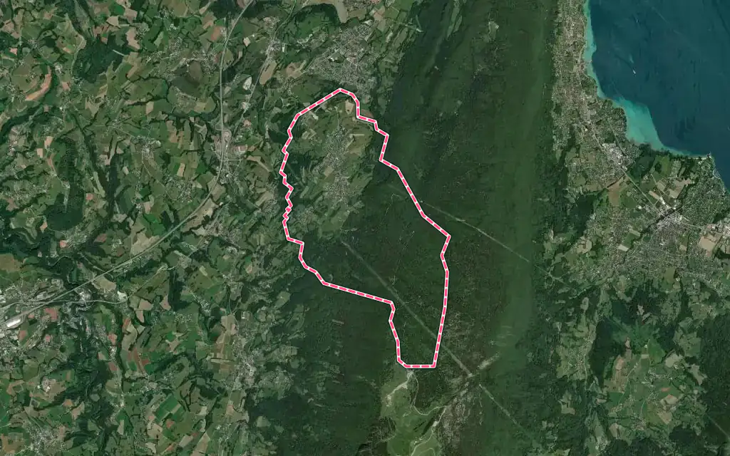 Vue satellite de Quintal avec ses contours administratifs