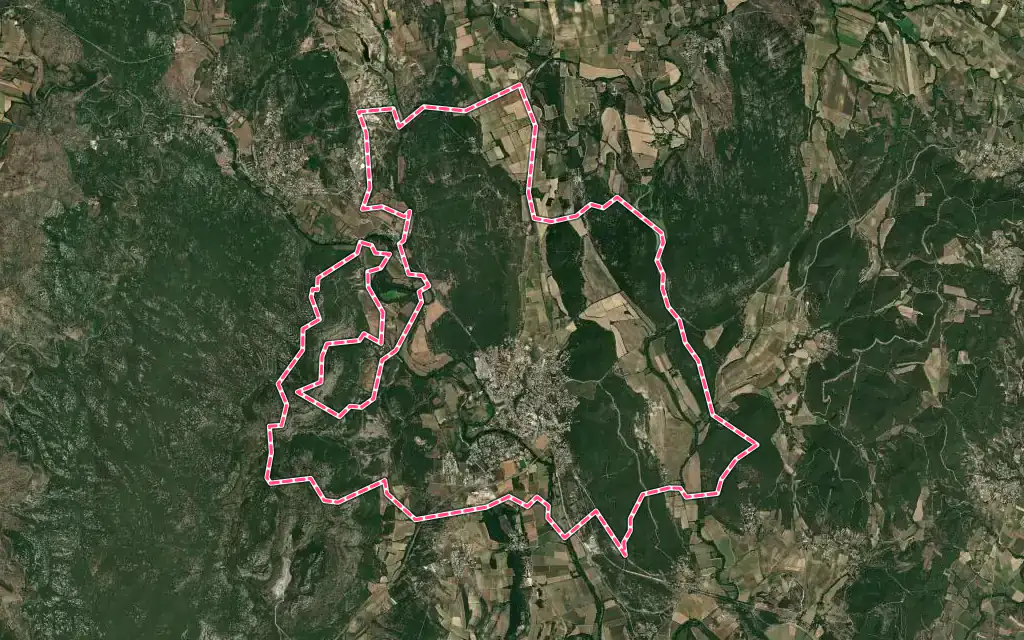 Vue satellite de Quissac avec ses contours administratifs