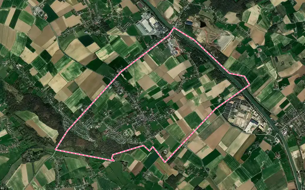 Vue satellite de Racquinghem avec ses contours administratifs