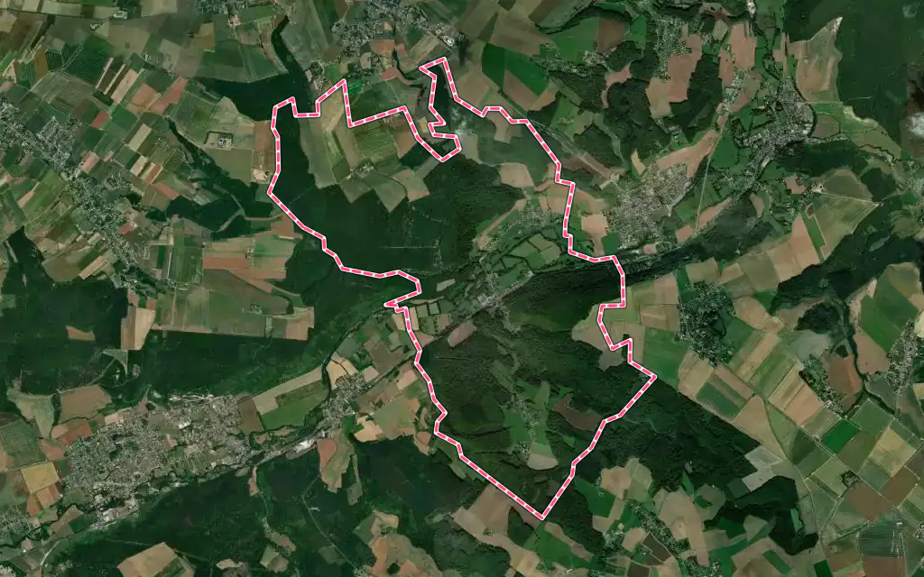Vue satellite de Radepont avec ses contours administratifs