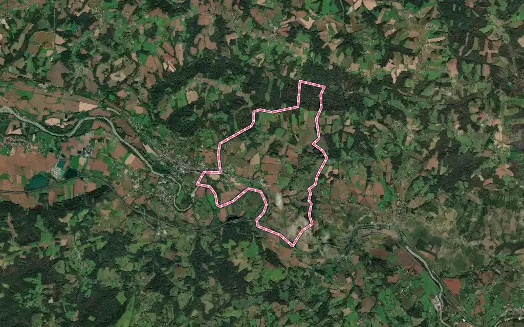 Vue satellite de Ramous avec ses contours administratifs