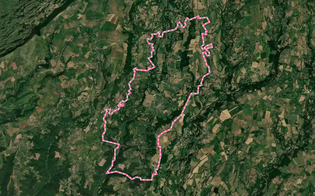 Vue satellite de Raulhac avec ses contours administratifs
