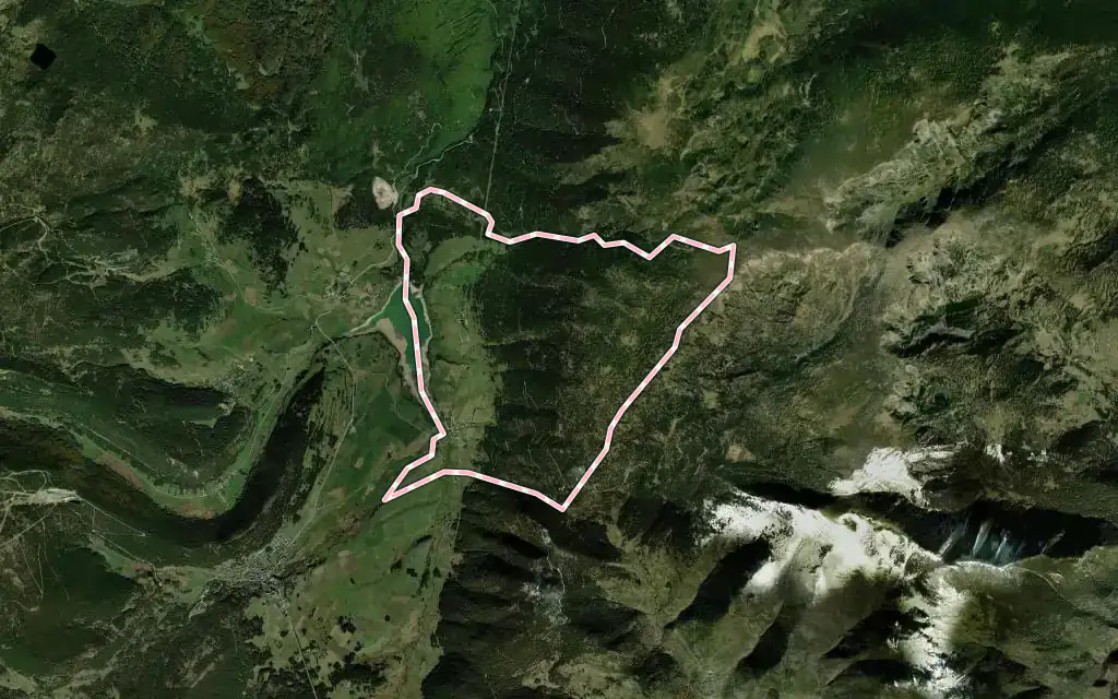 Vista satélite de Réal con su contorno administrativo