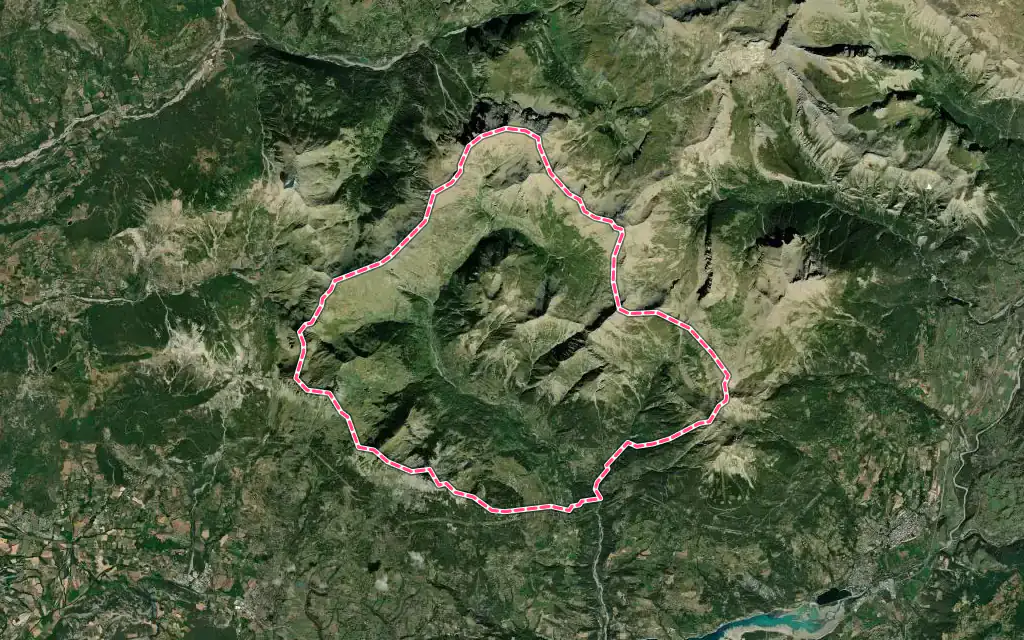 Vue satellite de Réallon avec ses contours administratifs