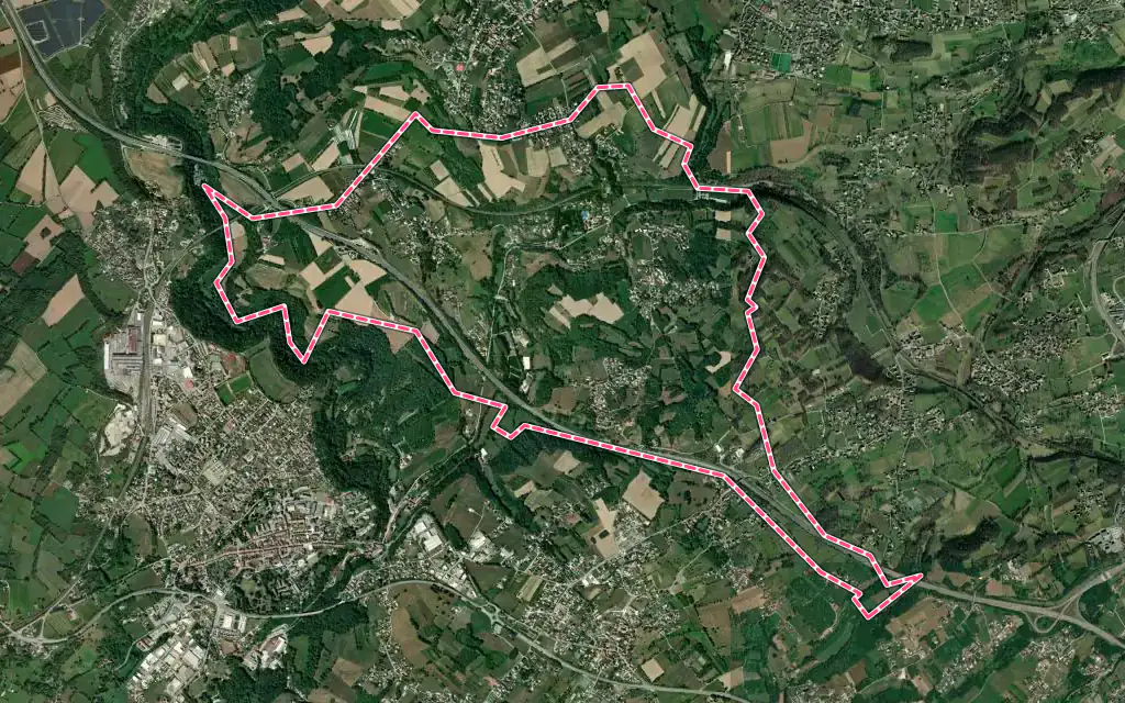 Vue satellite de Réaumont avec ses contours administratifs