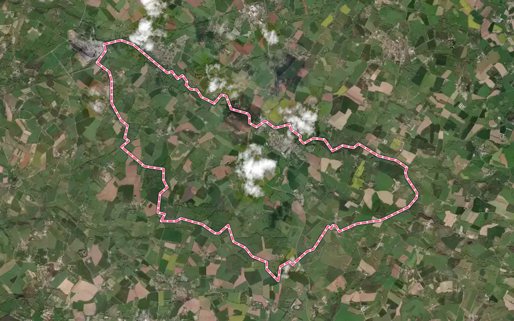 Vue satellite de Réaumur avec ses contours administratifs