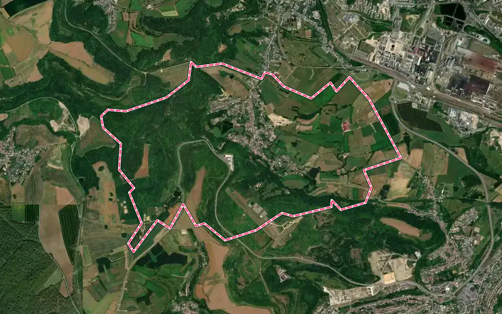 Vue satellite de Rédange avec ses contours administratifs