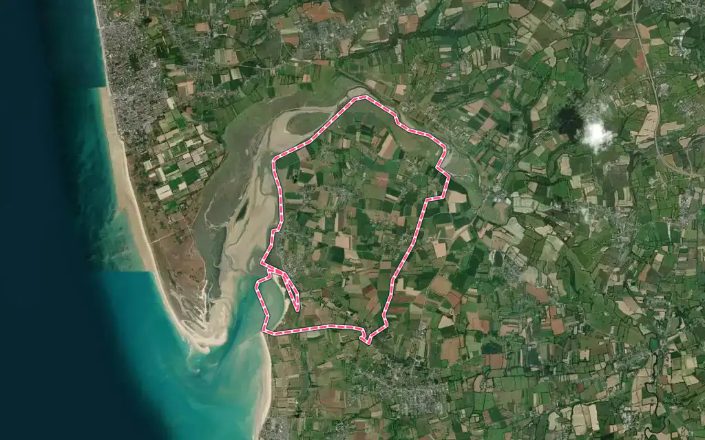 Vue satellite de Regnéville-sur-Mer avec ses contours administratifs