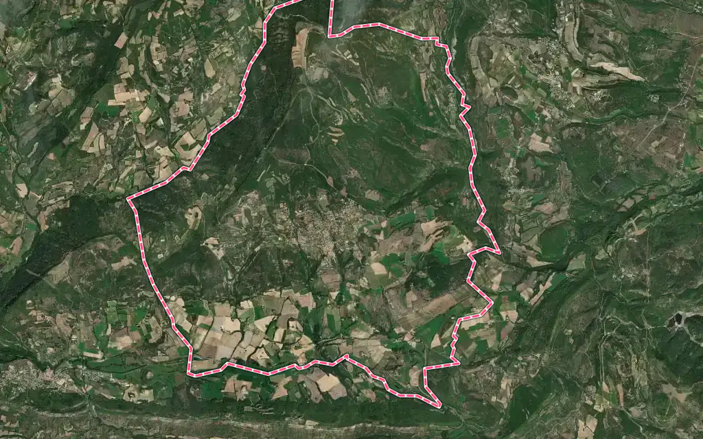 Vue satellite de Reillanne avec ses contours administratifs