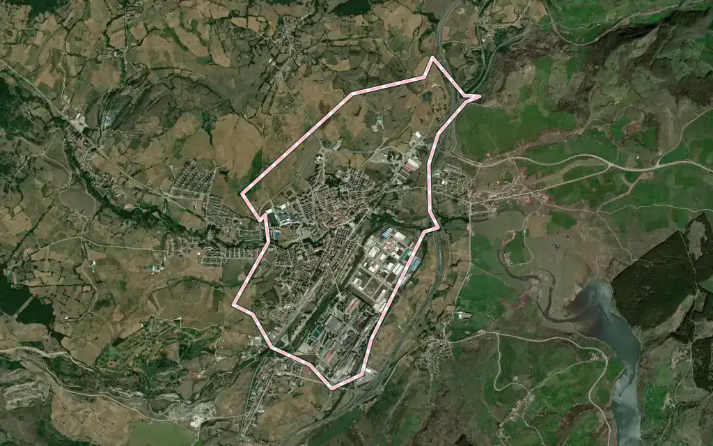 Vista satélite de reinosa con su contorno administrativo
