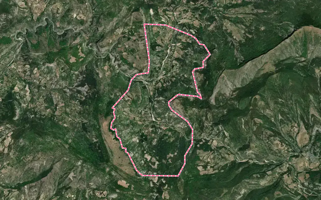 Vue satellite de Rémuzat avec ses contours administratifs