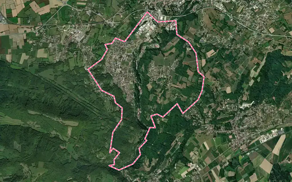 Vue satellite de Renage avec ses contours administratifs