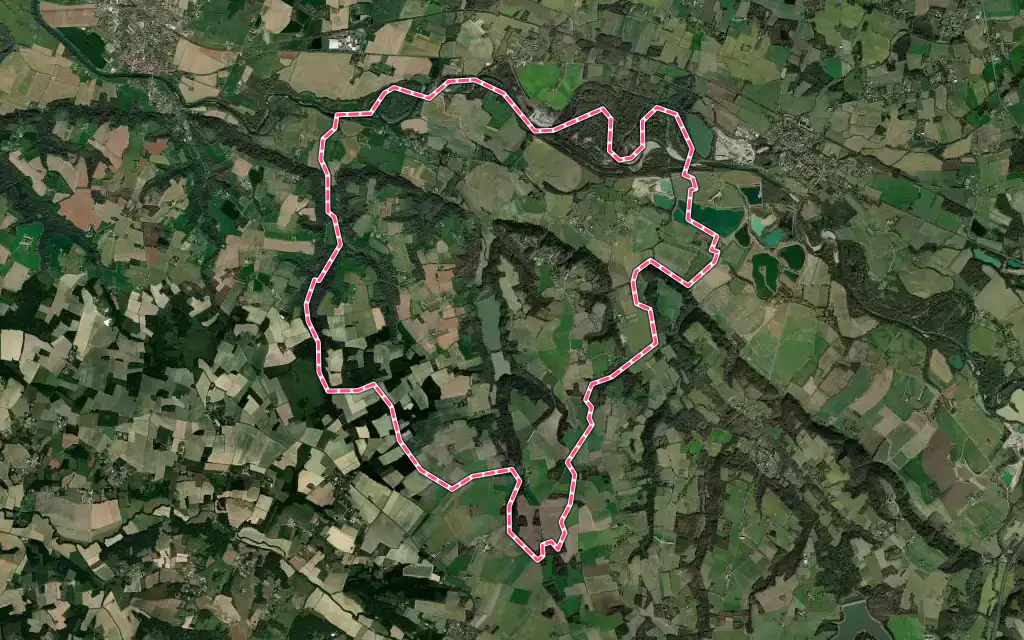 Vue satellite de Renung avec ses contours administratifs