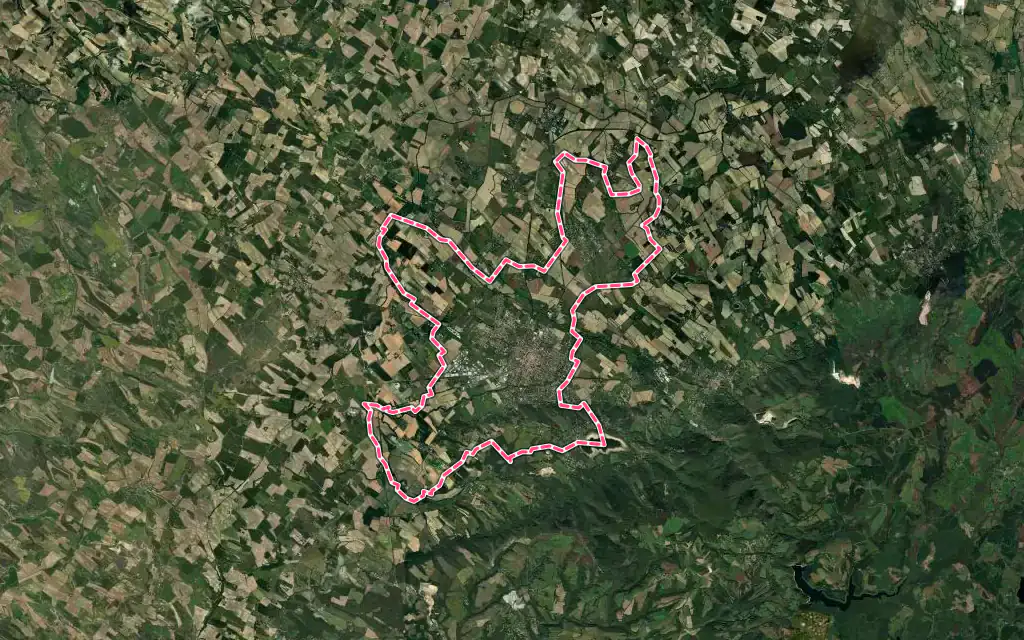 Vue satellite de Revel avec ses contours administratifs
