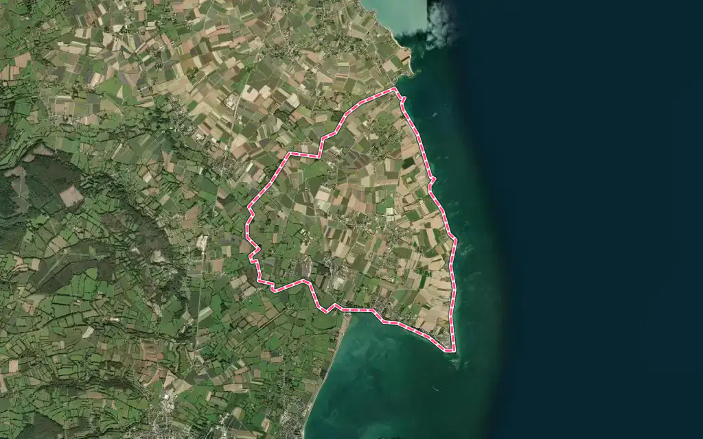 Vue satellite de Réville avec ses contours administratifs