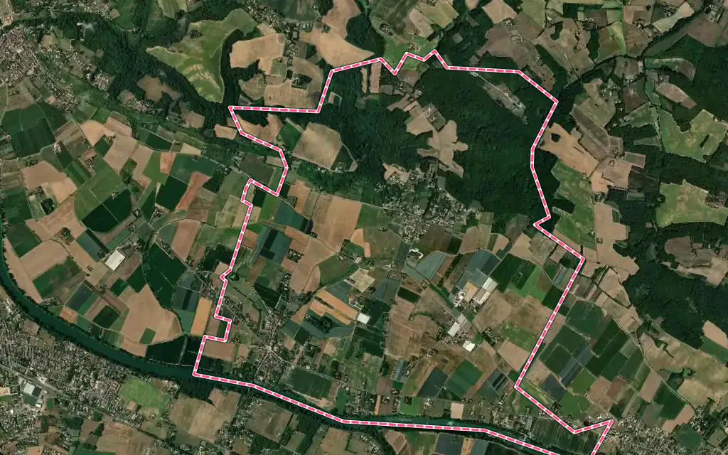 Vue satellite de Reyniès avec ses contours administratifs