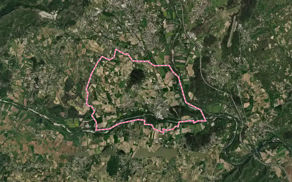 Vue satellite de Ribaute-les-Tavernes avec ses contours administratifs