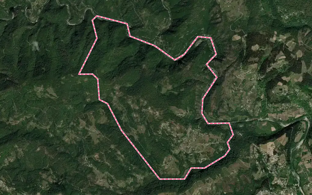 Vue satellite de Ribes avec ses contours administratifs