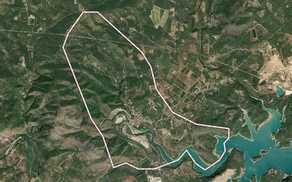 Vista satélite de Ribesalbes con su contorno administrativo