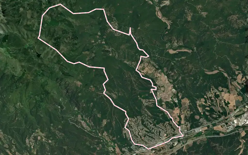 Vista satélite de Riells i Viabrea con su contorno administrativo